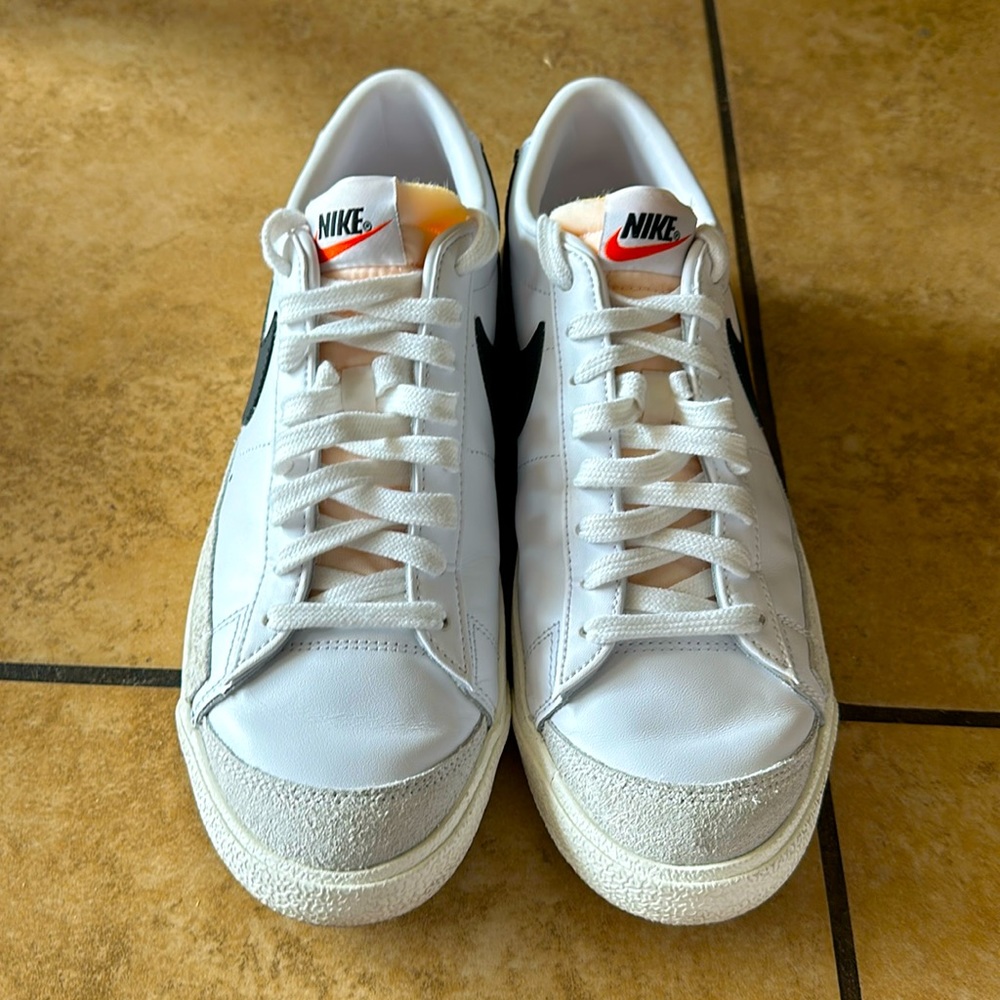 Men Nike Blazer Size 10